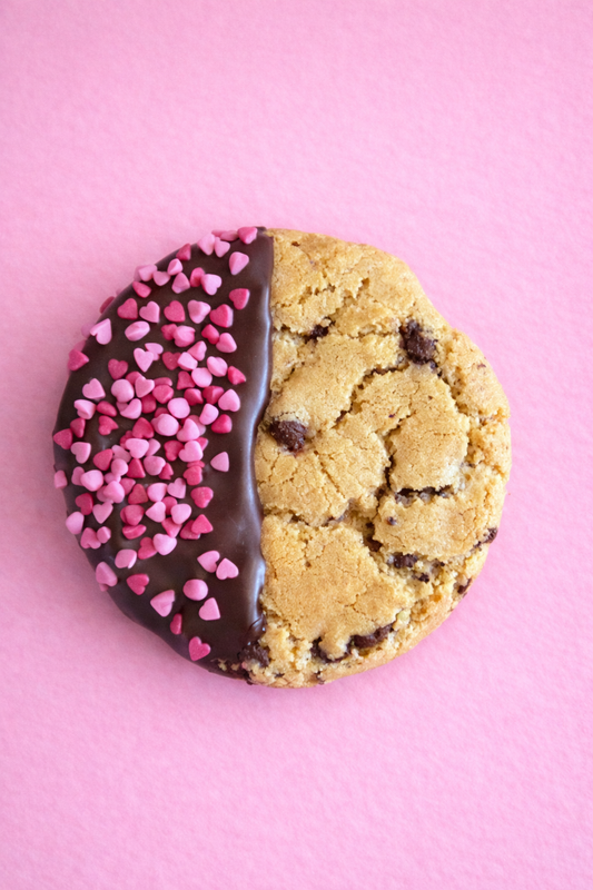 Chocolate Dipped Cookie 💖🍪