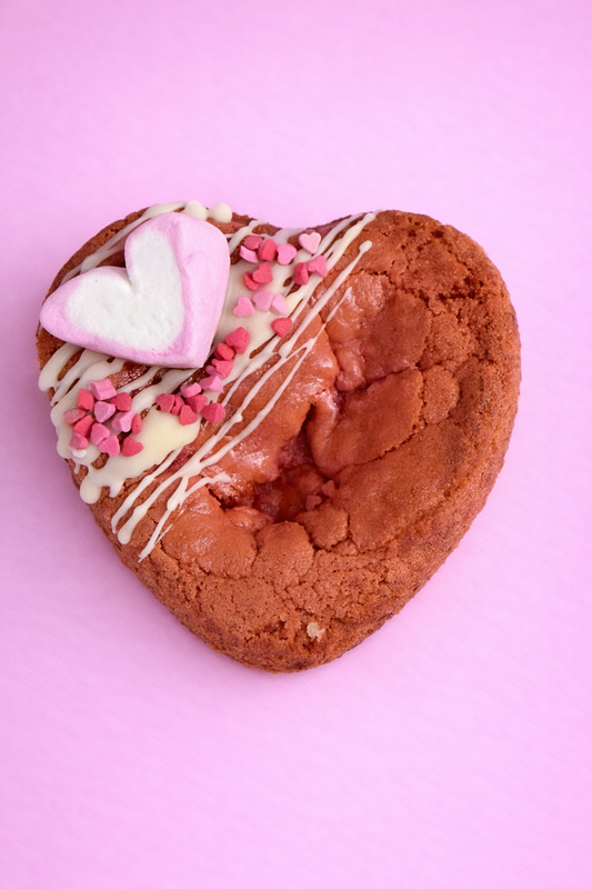 Valentine’s S’mores Mini Heart Cookie Pie ❤️🍫