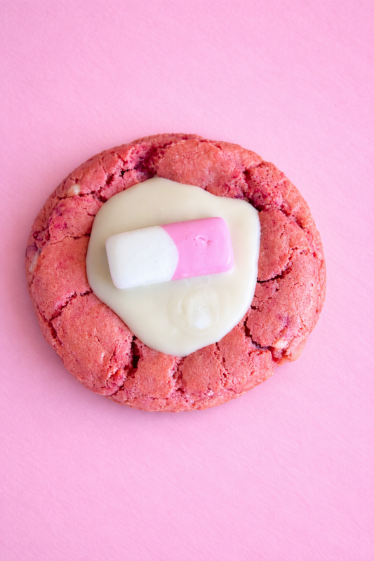 Strawberries & Cream Cookie 🍓🤍